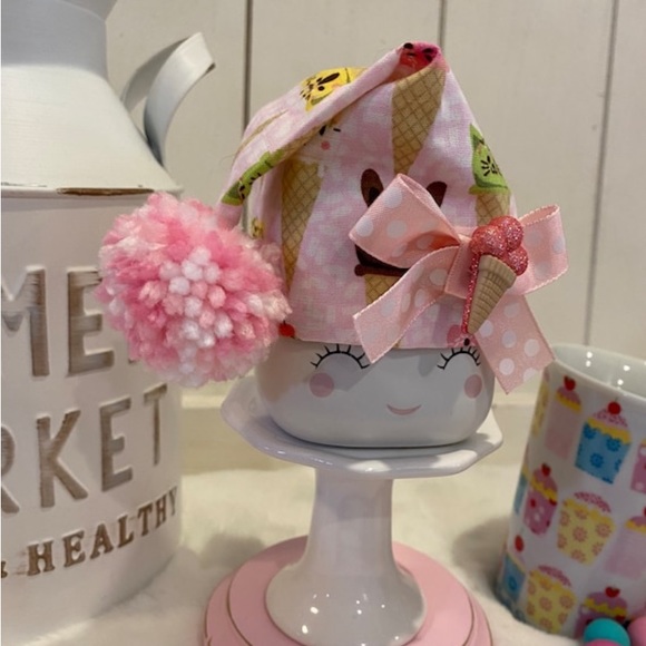 🍨 Ice Cream Marshmallow Mug Hat, Tier Tray Decor, Rae Dunn inspired - Picture 3 of 5